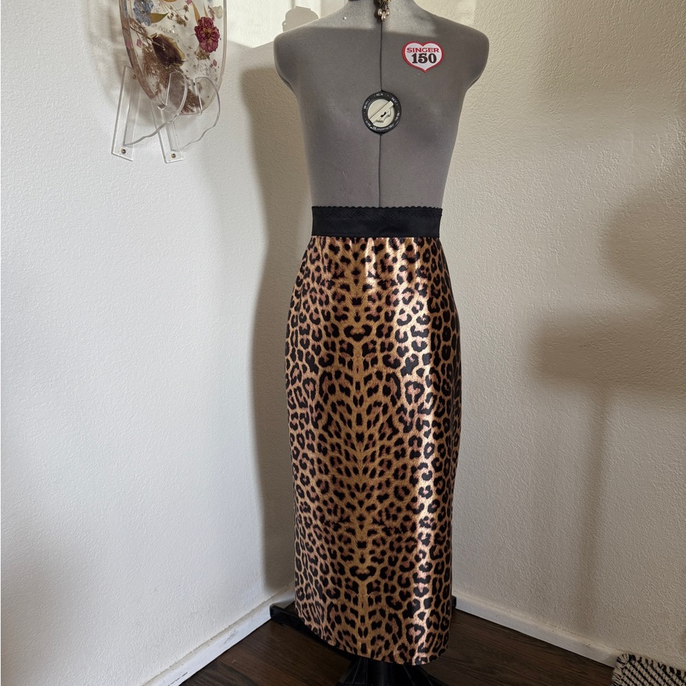 BELULAH Leopard print skirt